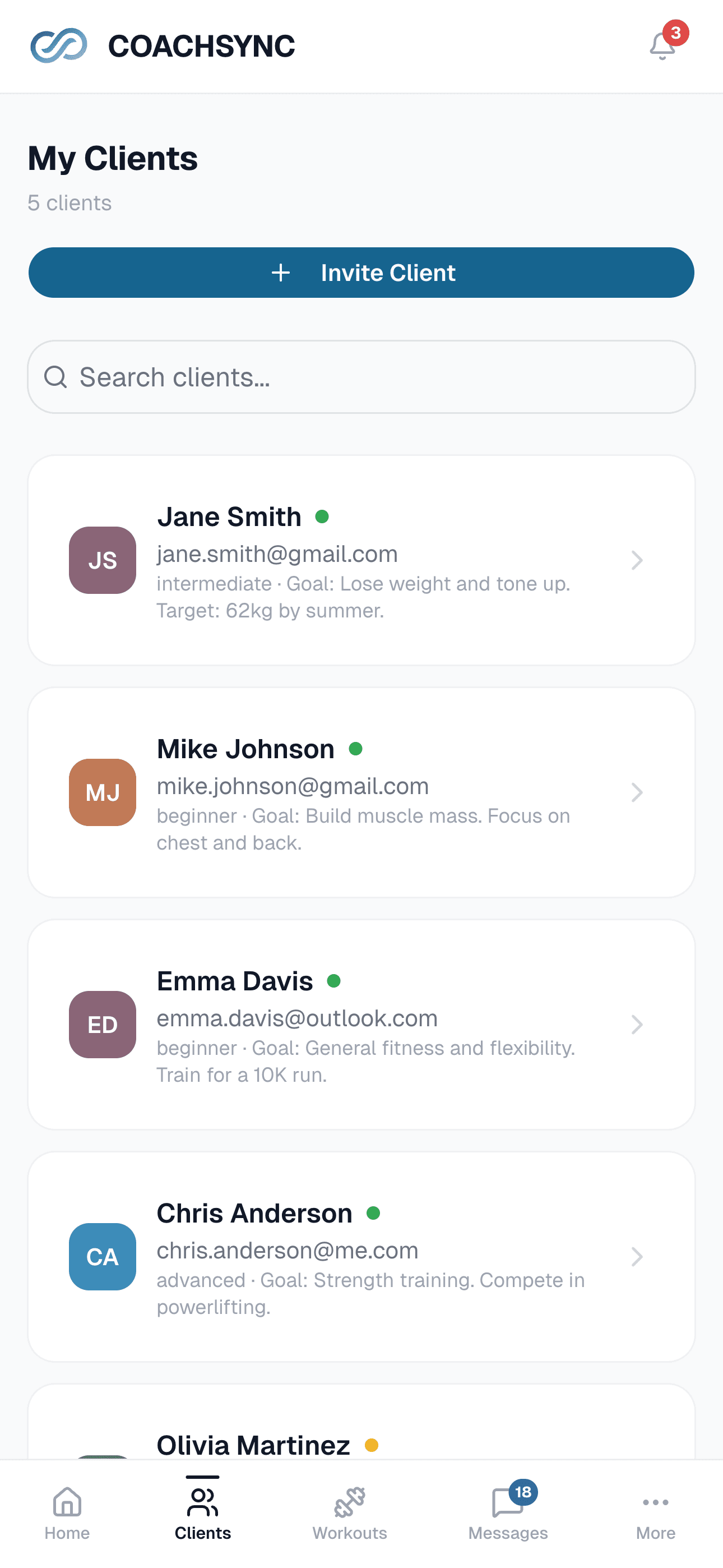 CoachSync clients dashboard listing five trainees with their goals and active or paused status.